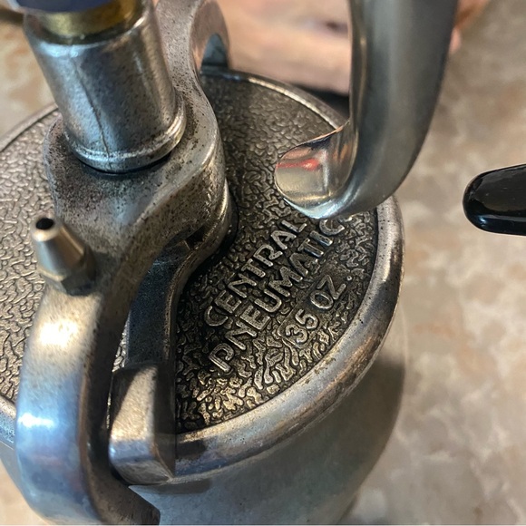 Central Pneumatic Metal paint Spray - Picture 2 of 13